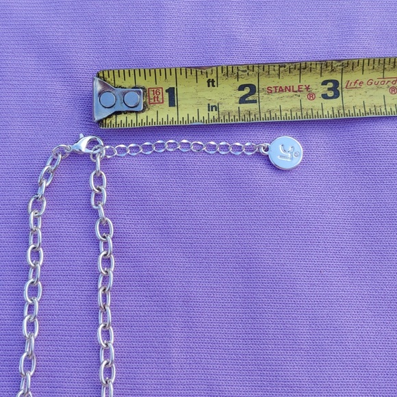 Liz Claiborne Silver & Cream Necklace!!! - Picture 7 of 8